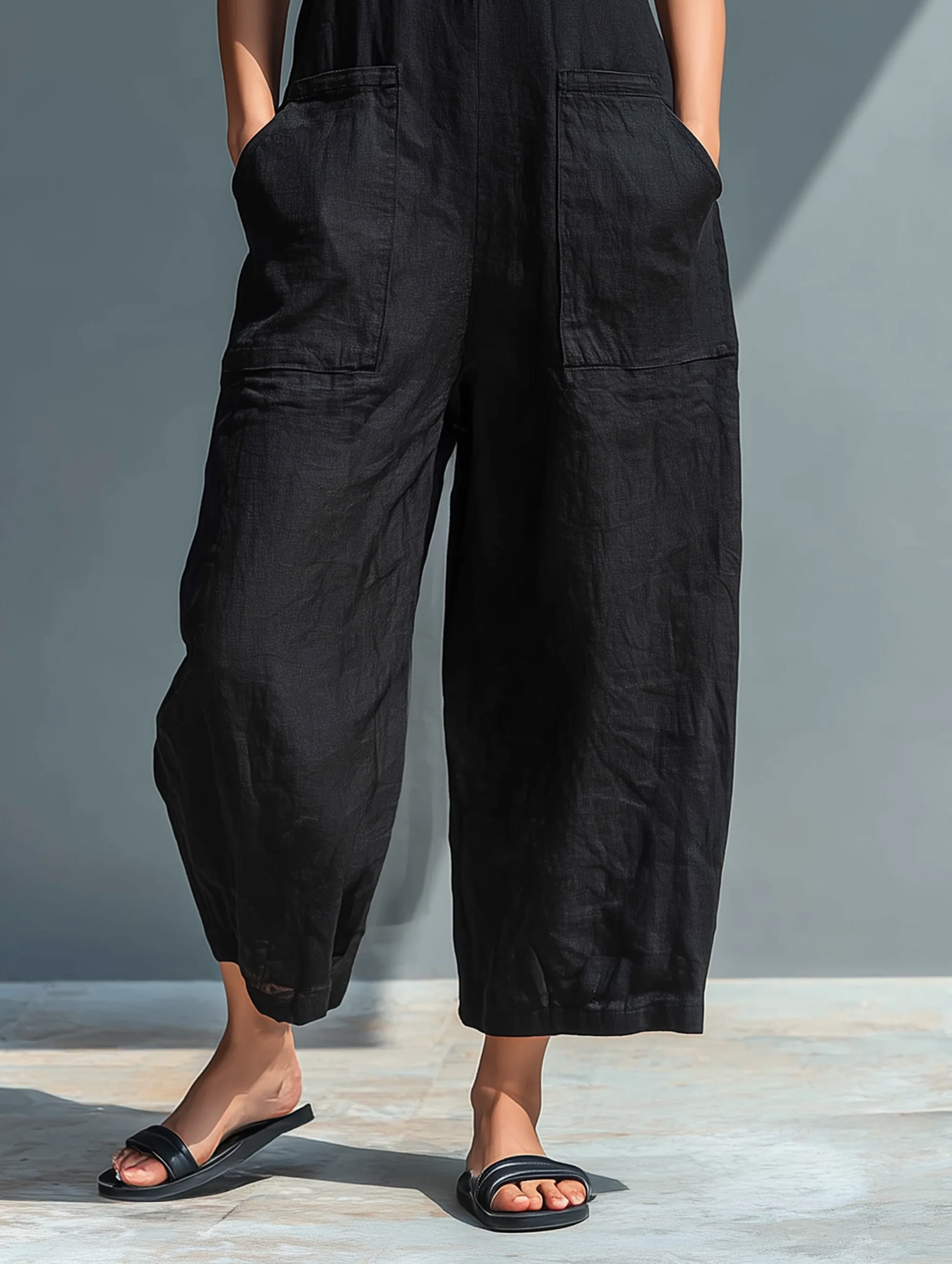 Lotty -- Mouwloze minimalistische jumpsuit