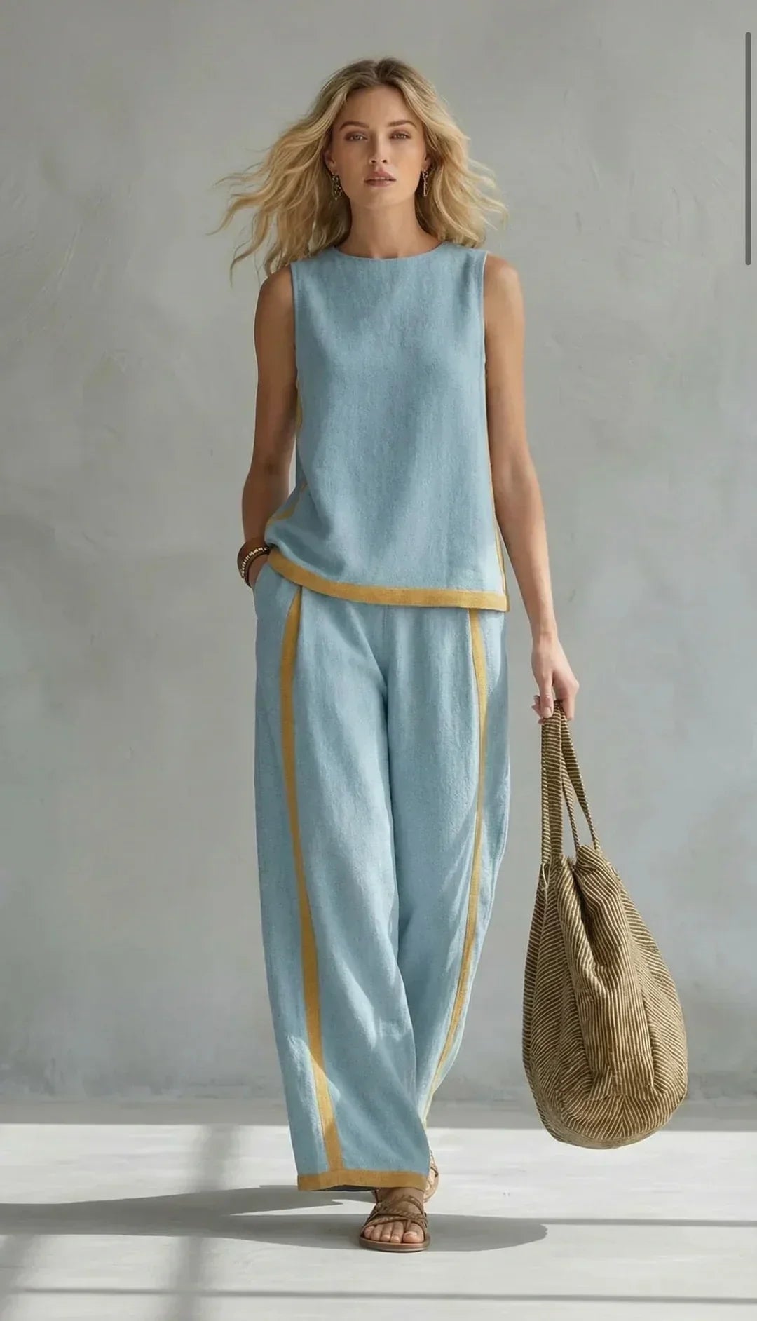 Ursula – Chic-casual gilet en broekset met bicolor afwerkingen