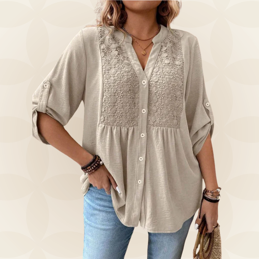 Renate – Blouse met V-hals en knopen