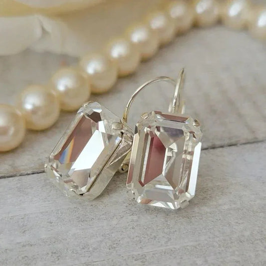 Vintage witte glazen oorbellen