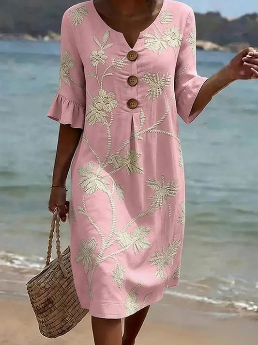 Vrouwelijke casual jurk met bloemenprint.