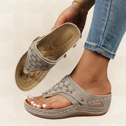 Yara | Sandalen met ergonomische zool en comfortabele sleehak