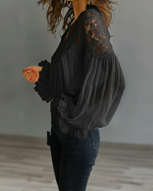 Marjo - Blouse met bloemenkant en lantaarnmouwen