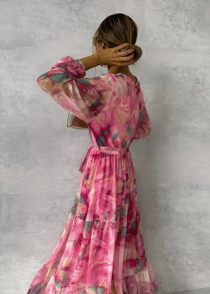 ZOEY | Levendige bloemen wikkeljurk met flatterende laagjes-silhouet