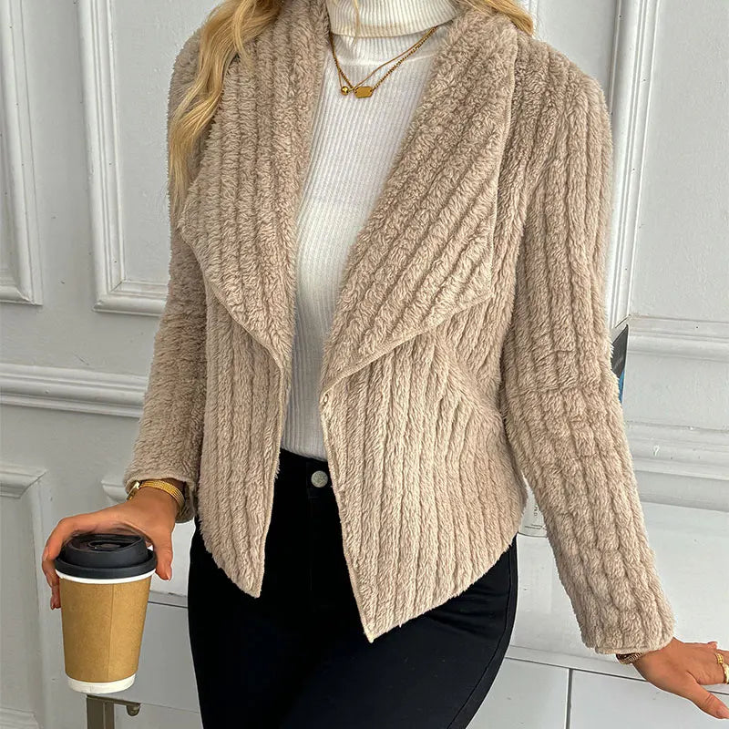 Danisha – Beige vest met ribstructuur