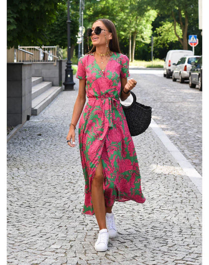 Nicole - Elegante Jurk met V-hals en Vormgevend Ontwerp