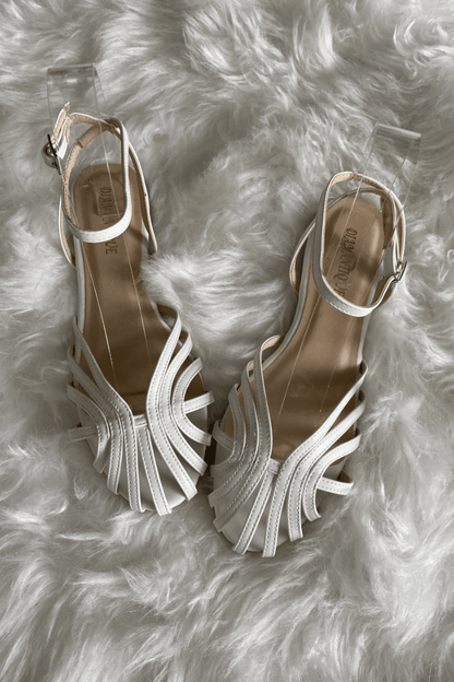 Victoria | Gouden sandalen versierd met juweeldetails